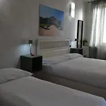Domus Hotel 2*