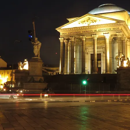 Domus 2* 卡塞勒托瑞尼斯